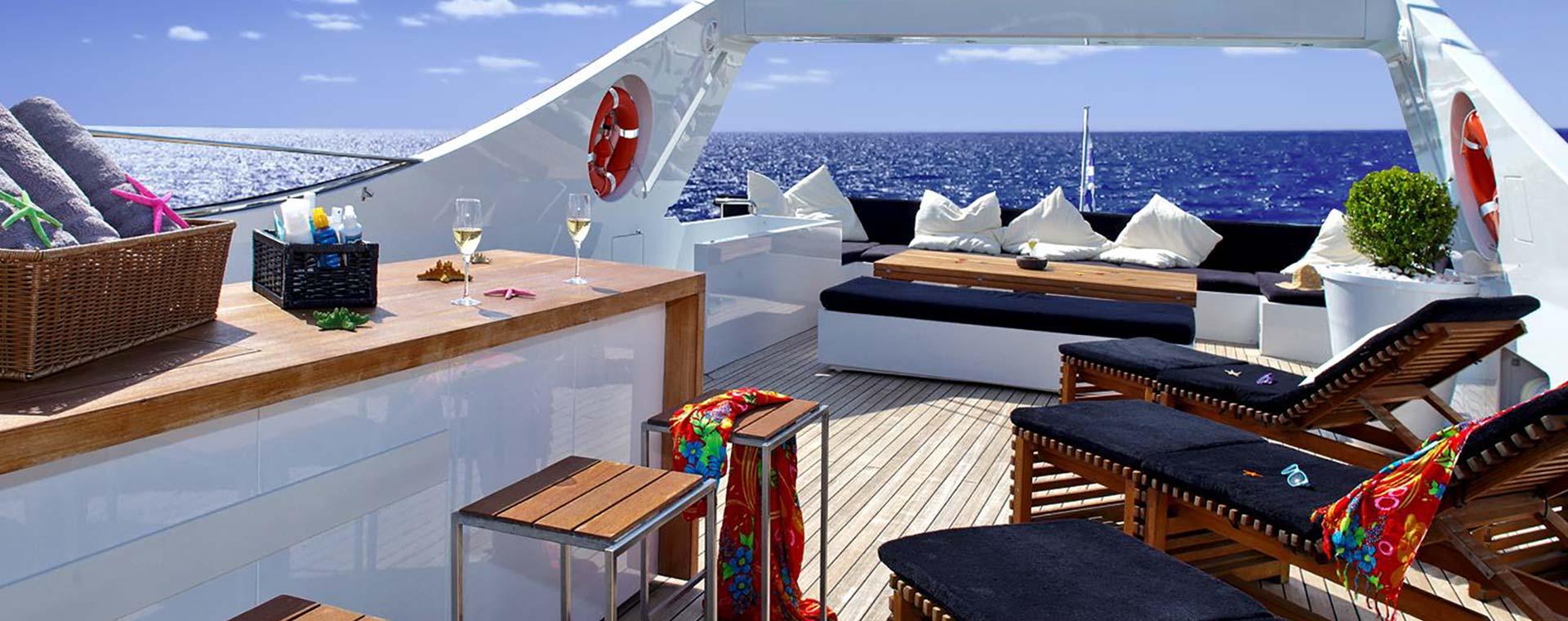 Athens Gold Yachting - Tropicana / Admiral 32 deck salon
