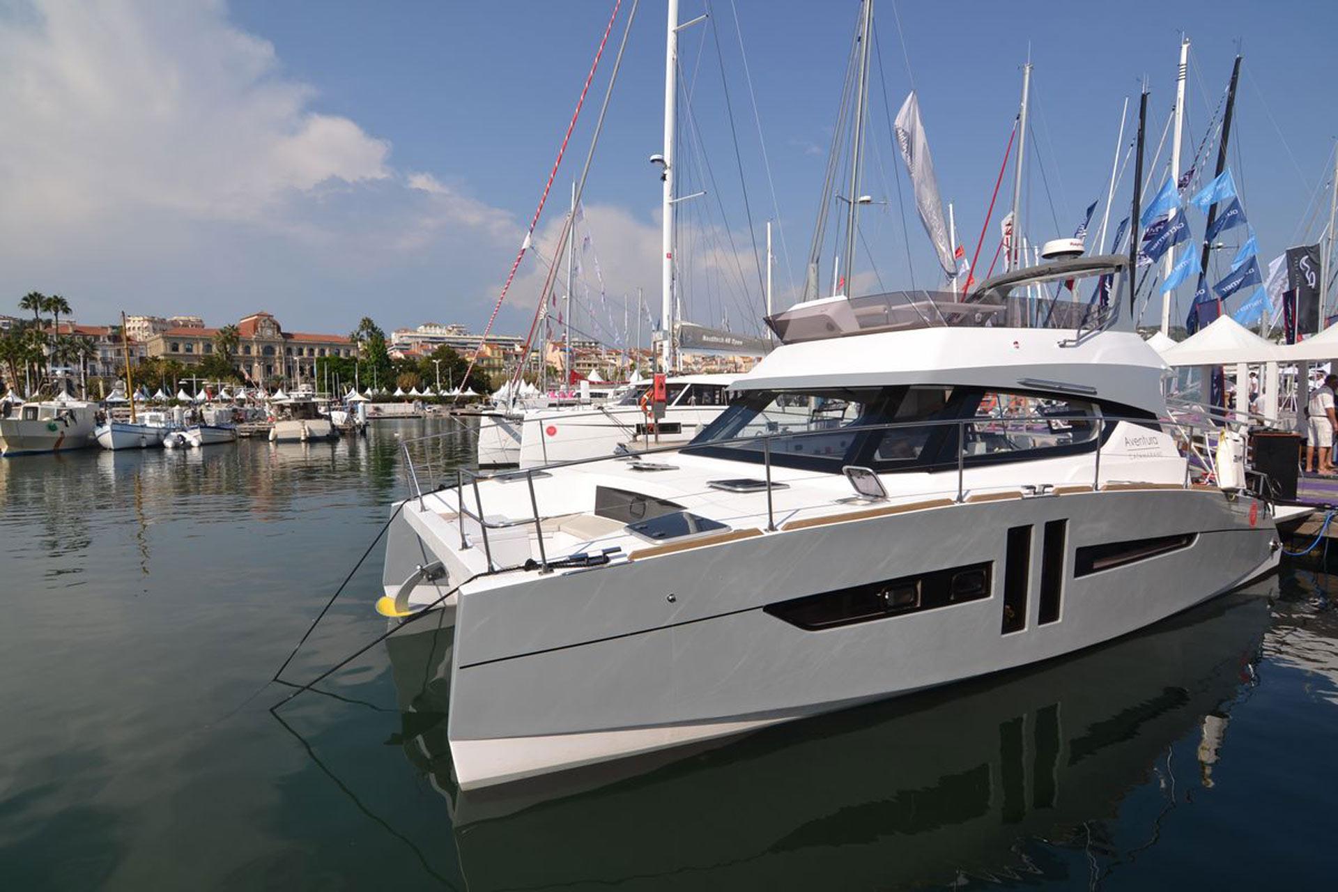 Athens Gold Yachting - Aventura - Catamaran