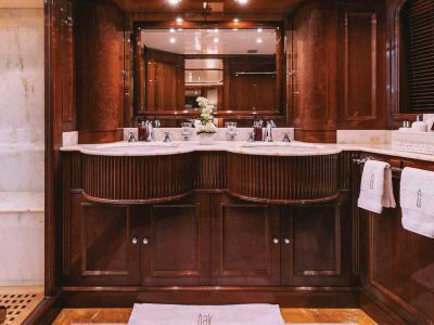 Athens Gold Yachting - Motor Yacht OAK 
