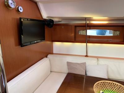 Athens Gold Yachting - Armonia - Beneteau Oceanis 46 - living room