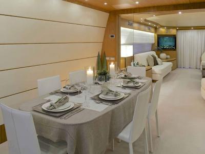 Athens Gold Yachting - Cudu dinning space
